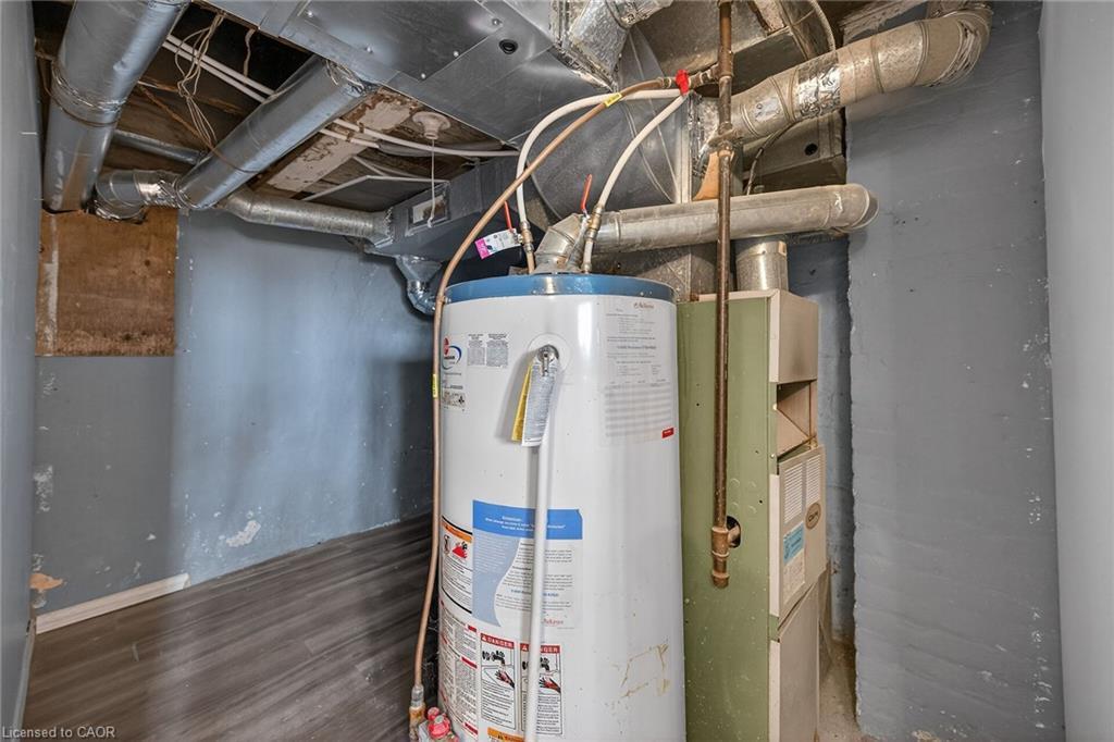 495 Charlton Avenue E, Hamilton, ON - Indoor Photo Showing Basement