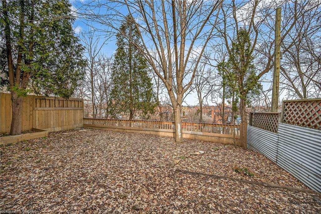 495 Charlton Avenue E, Hamilton, ON - Outdoor