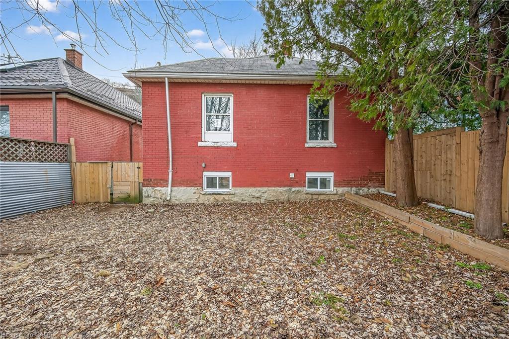 495 Charlton Avenue E, Hamilton, ON - Outdoor With Exterior