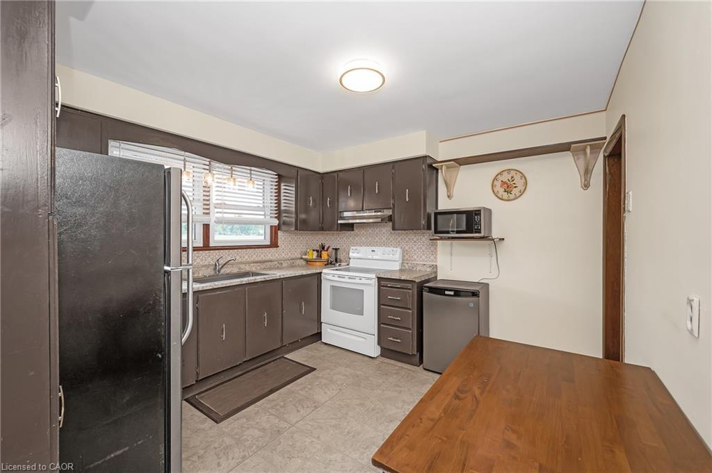 676 Upper Wentworth Street, Hamilton, ON - Indoor Photo Showing Kitchen