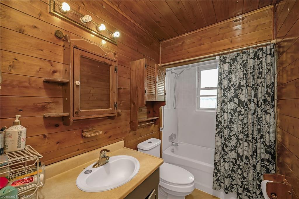 676 Upper Wentworth Street, Hamilton, ON - Indoor Photo Showing Bathroom
