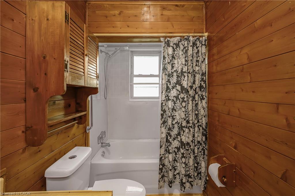 676 Upper Wentworth Street, Hamilton, ON - Indoor Photo Showing Bathroom