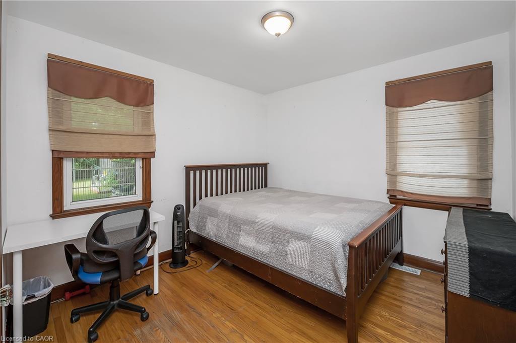 676 Upper Wentworth Street, Hamilton, ON - Indoor Photo Showing Bedroom