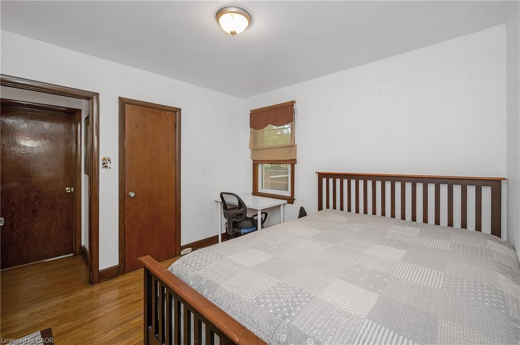 676 Upper Wentworth Street, Hamilton, ON - Indoor Photo Showing Bedroom