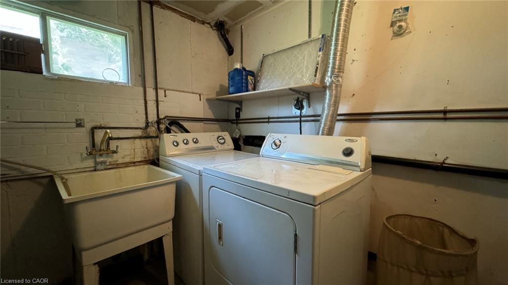 2-408 Erb Street W, Waterloo, ON - Indoor Photo Showing Laundry Room
