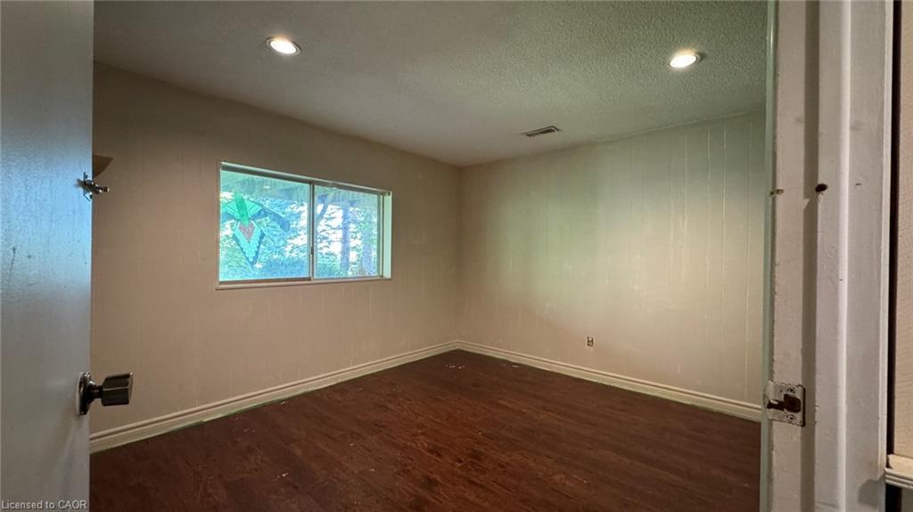 2-408 Erb Street W, Waterloo, ON - Indoor Photo Showing Other Room