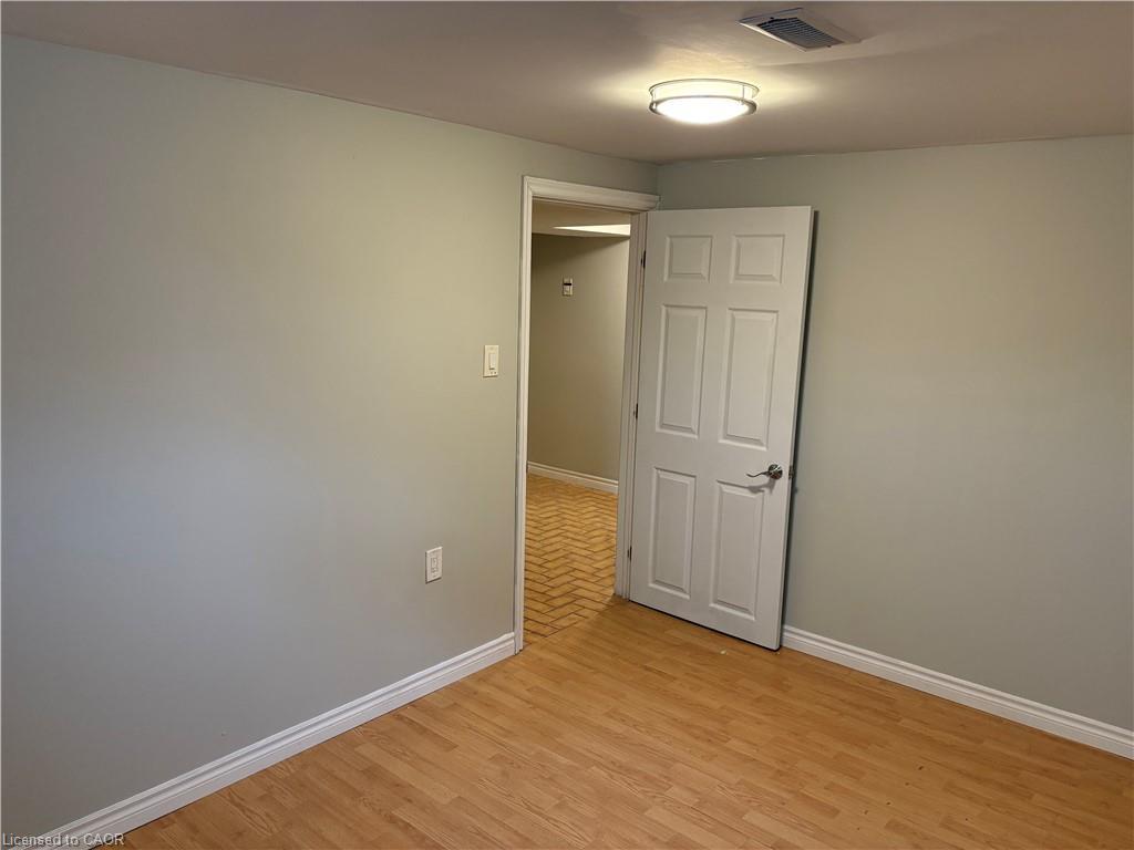 Lower-249 Federal Street, Stoney Creek, ON - Indoor Photo Showing Other Room