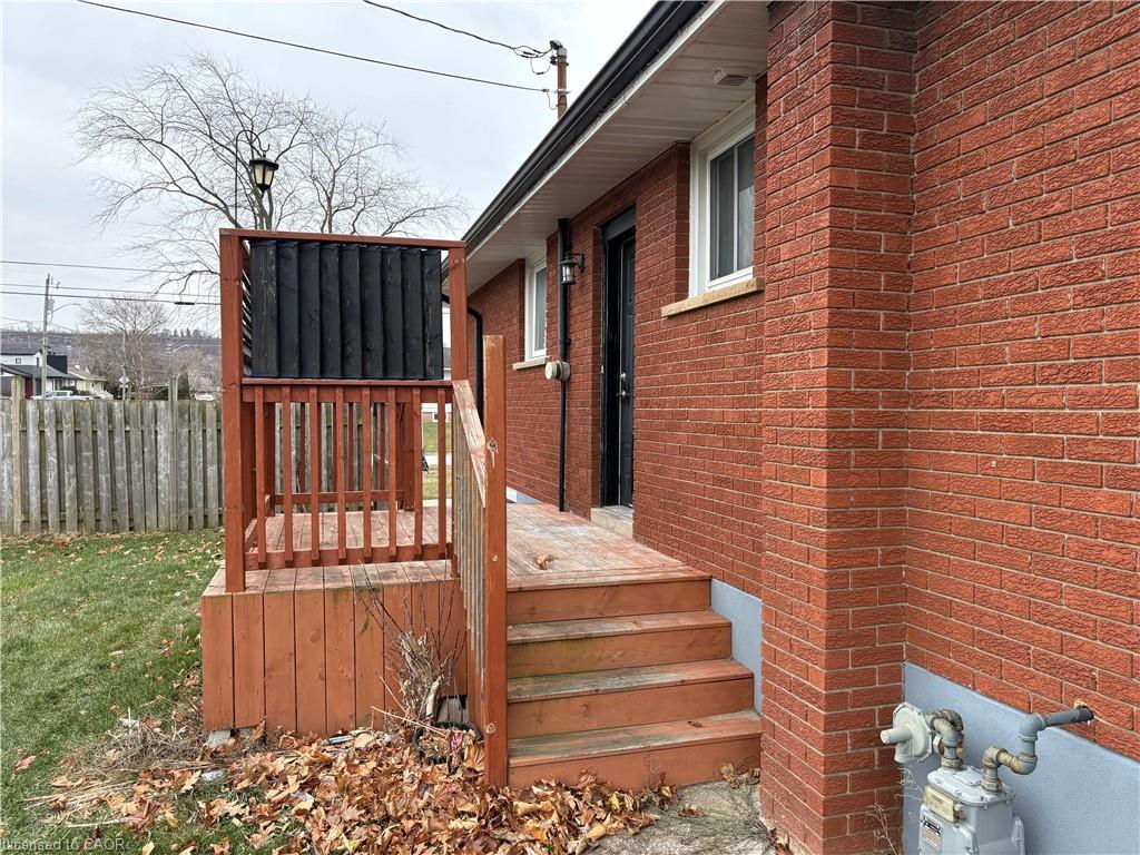 Lower-249 Federal Street, Stoney Creek, ON - Outdoor With Exterior