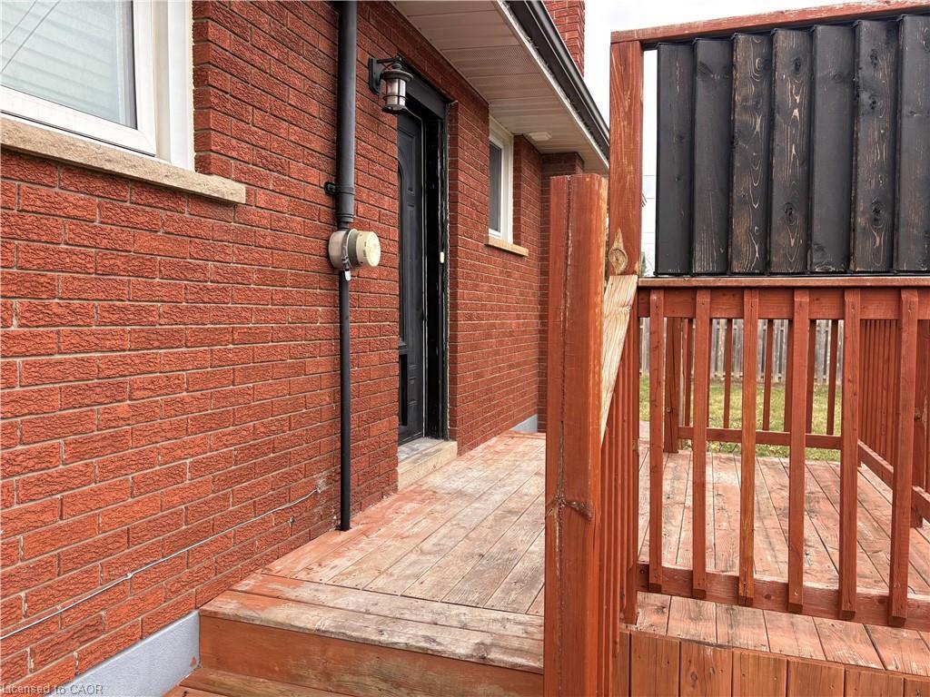 Lower-249 Federal Street, Stoney Creek, ON - With Exterior