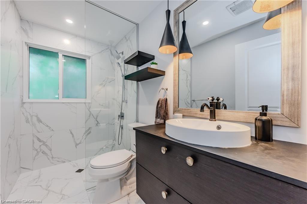 23 Mcdougall Road, Waterloo, ON - Indoor Photo Showing Bathroom