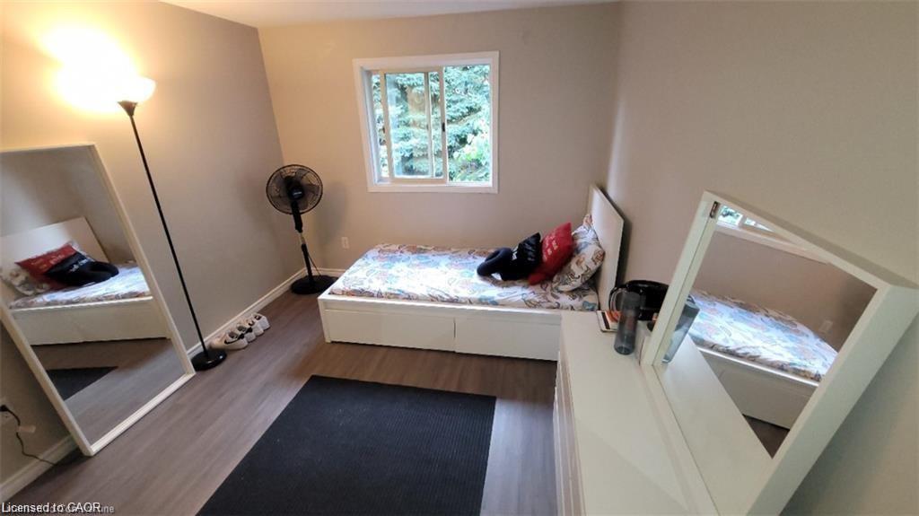 39 Sable Drive, Hamilton, ON - Indoor Photo Showing Bedroom
