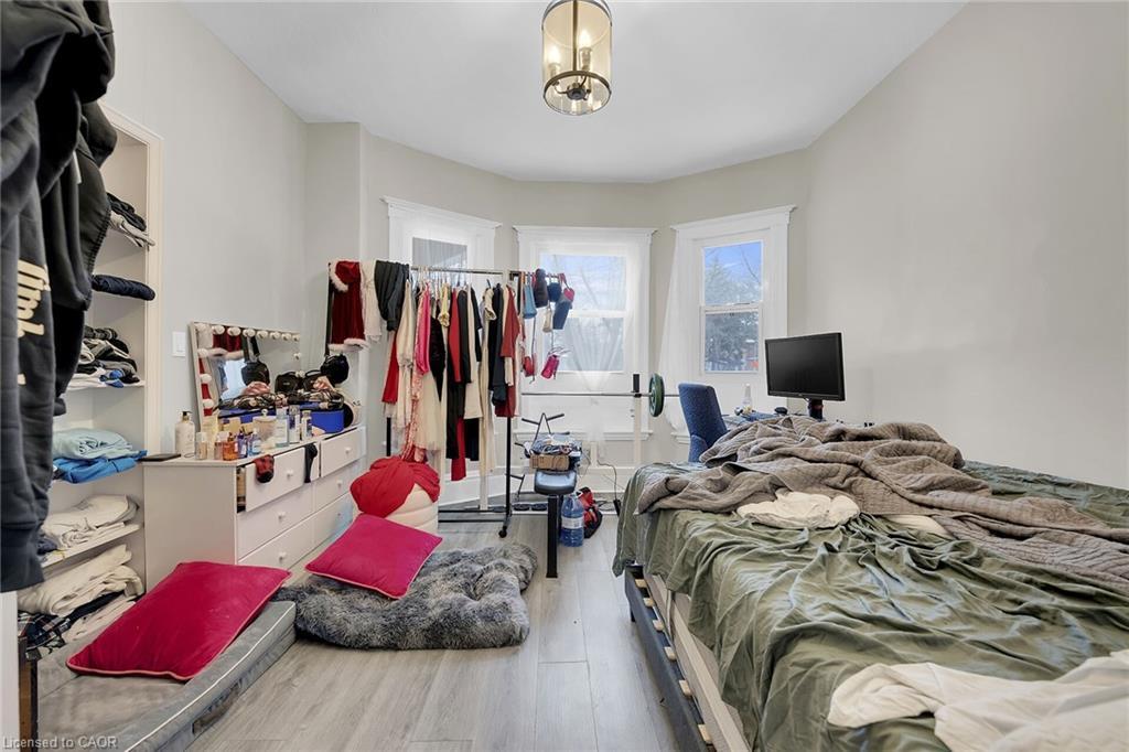 76 Wellington Street S, Hamilton, ON