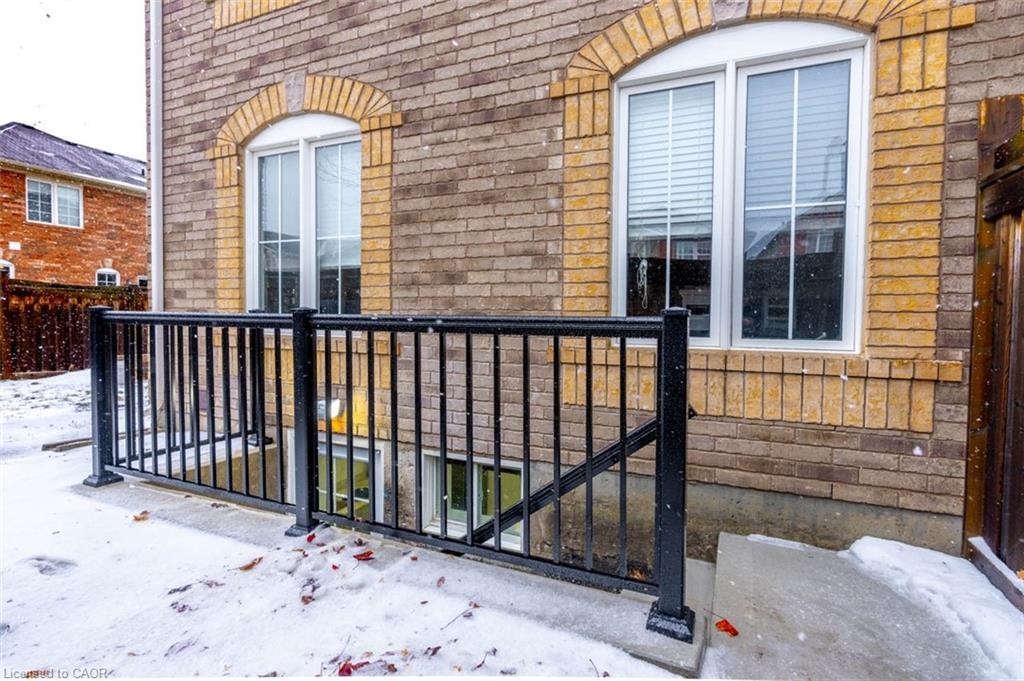 Upper-259 Higginbotham Crescent, Milton, ON - Outdoor With Deck Patio Veranda With Exterior