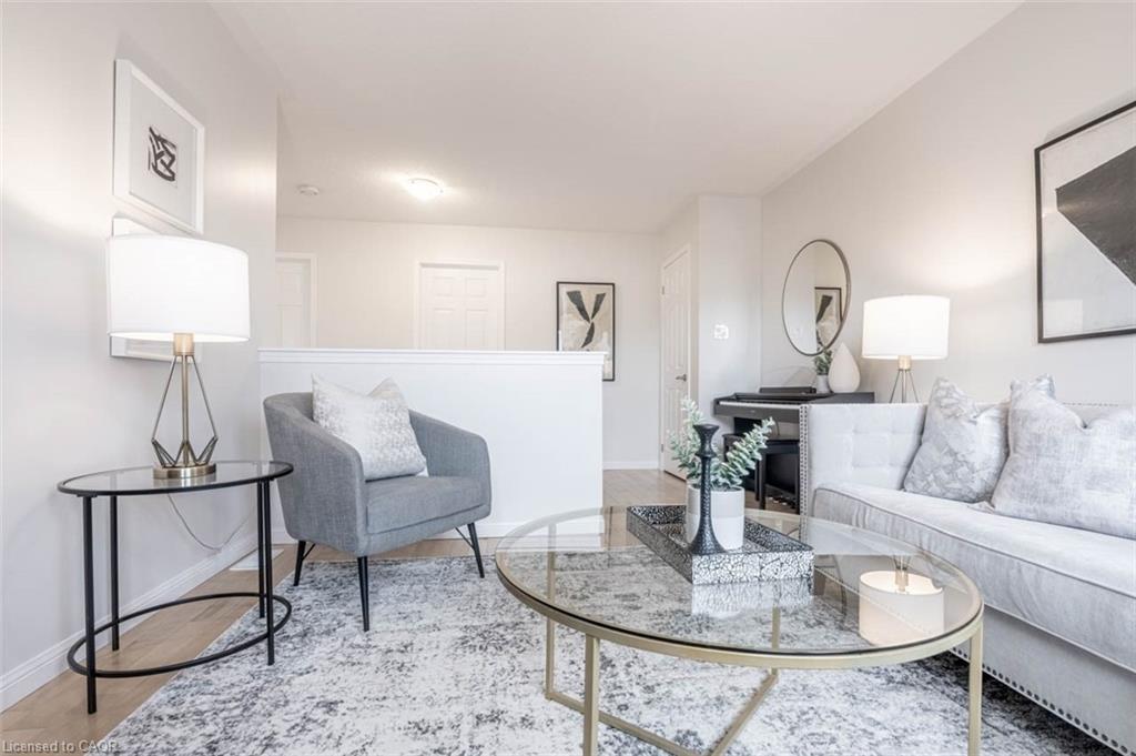 Upper-259 Higginbotham Crescent, Milton, ON - Indoor Photo Showing Living Room