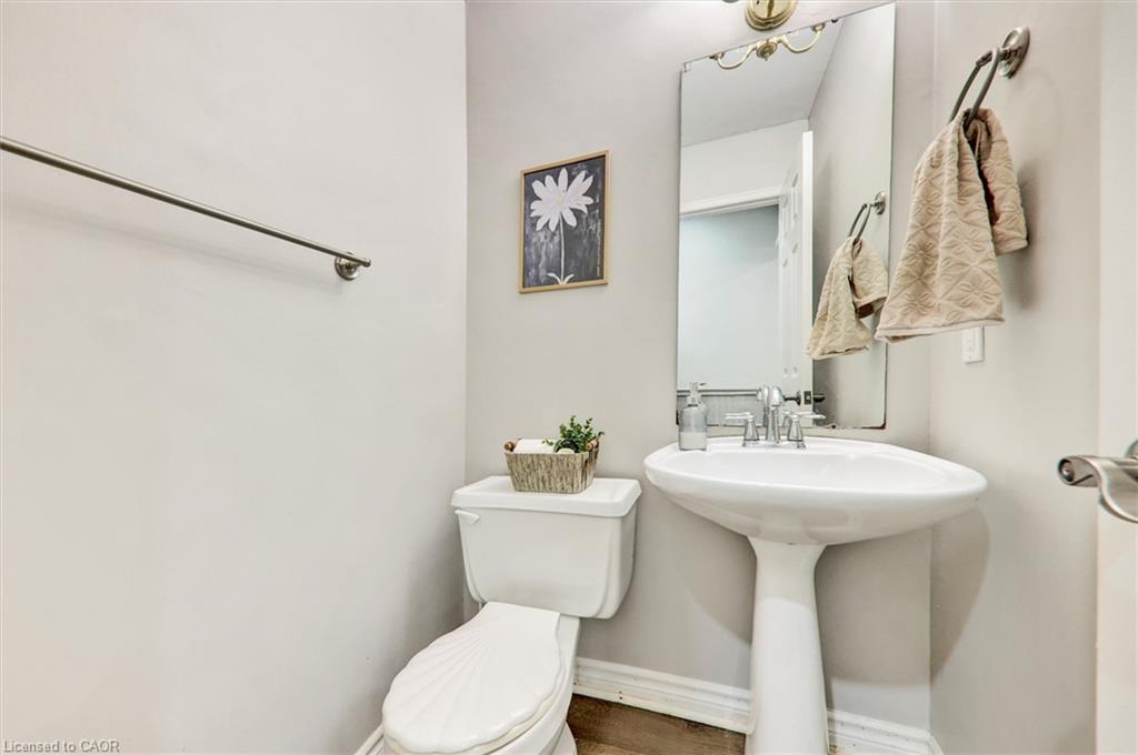 16 Candler Court, Clarington, ON - Indoor Photo Showing Bathroom