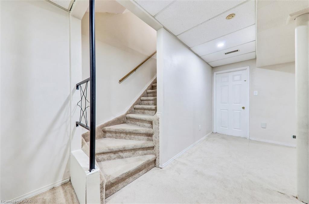 16 Candler Court, Clarington, ON - Indoor Photo Showing Other Room