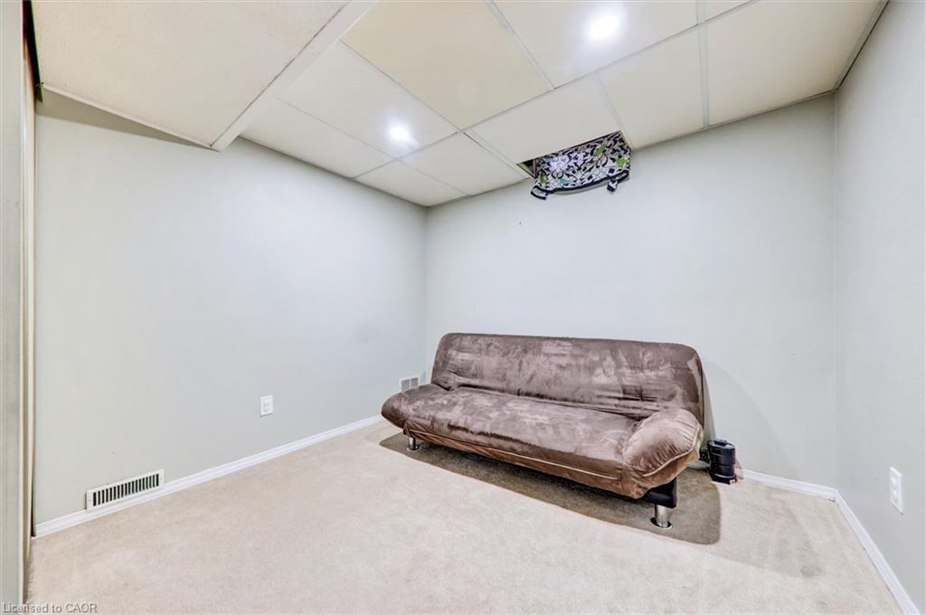 16 Candler Court, Clarington, ON - Indoor