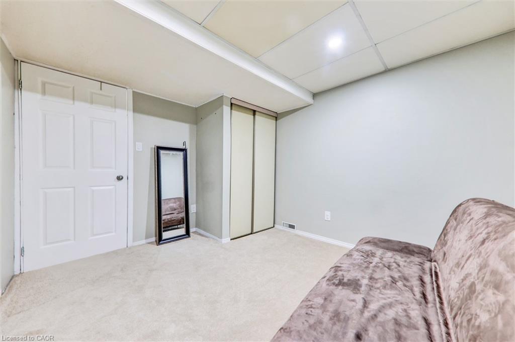 16 Candler Court, Clarington, ON - Indoor