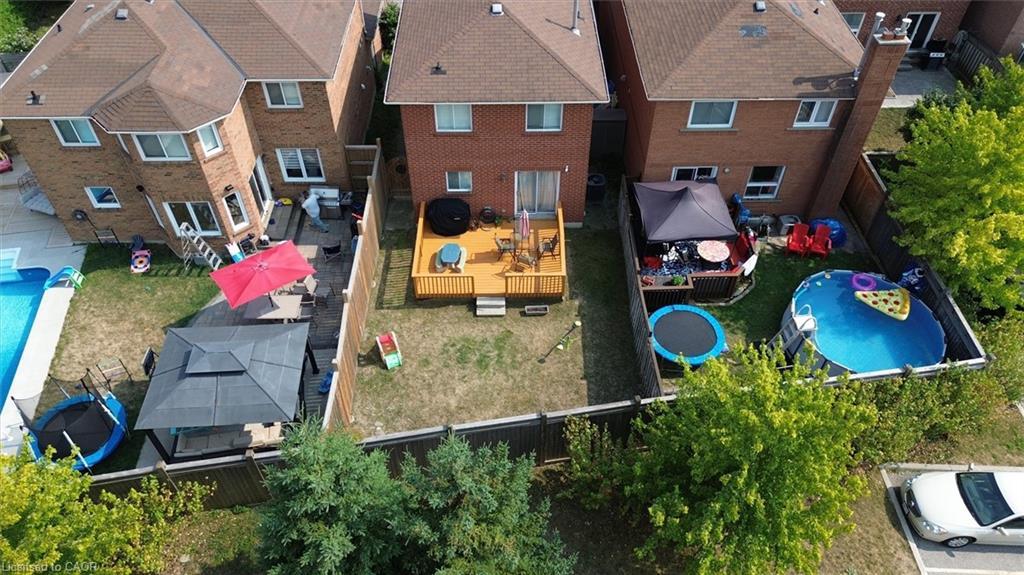 16 Candler Court, Clarington, ON - Outdoor