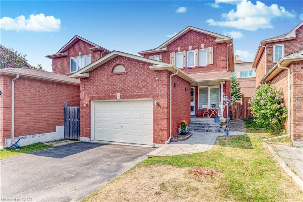 16 Candler Court, Clarington, ON - Outdoor