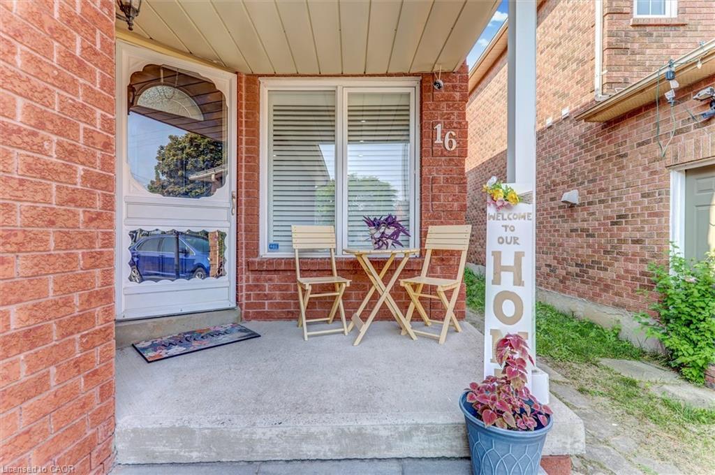 16 Candler Court, Clarington, ON - Outdoor With Exterior