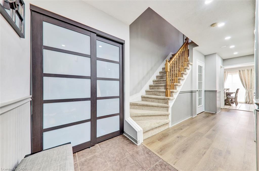 16 Candler Court, Clarington, ON - Indoor Photo Showing Other Room