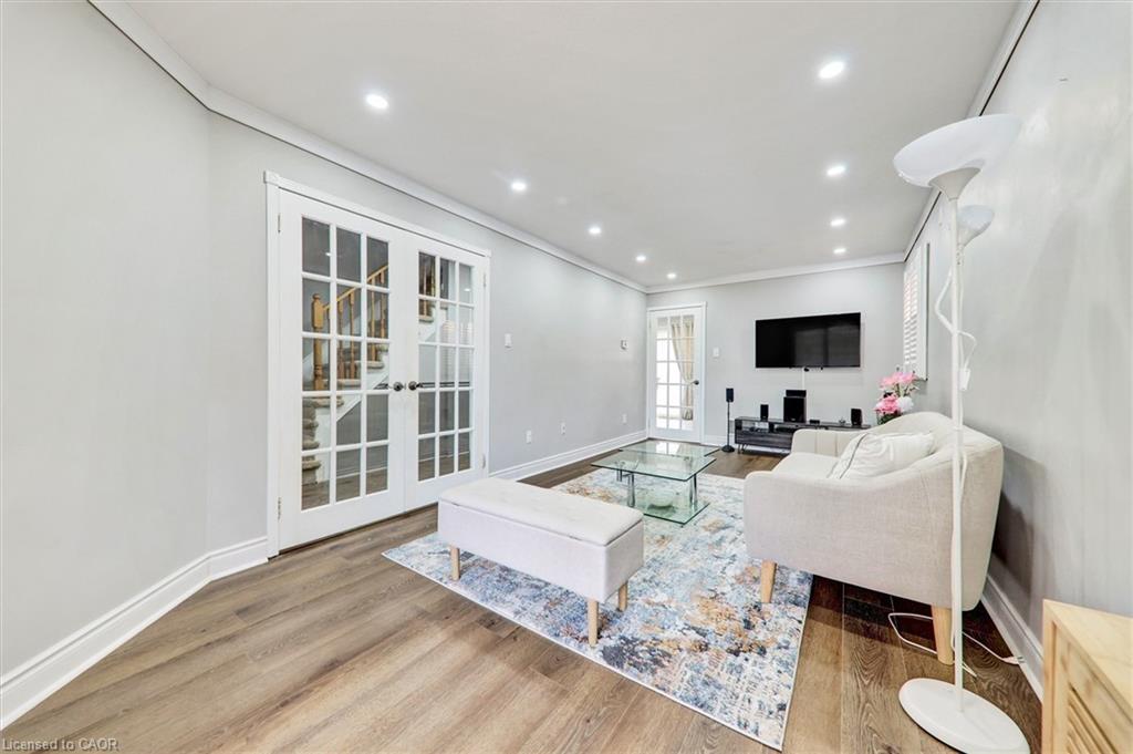 16 Candler Court, Clarington, ON - Indoor