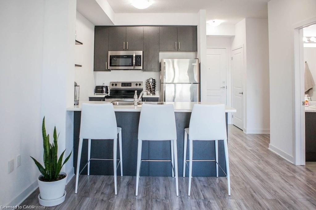 508-125 Shoreview Place, Hamilton, ON - Indoor Photo Showing Kitchen