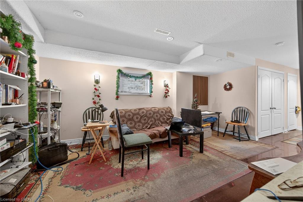 3175 Bunkerhill Place, Burlington, ON - Indoor Photo Showing Living Room