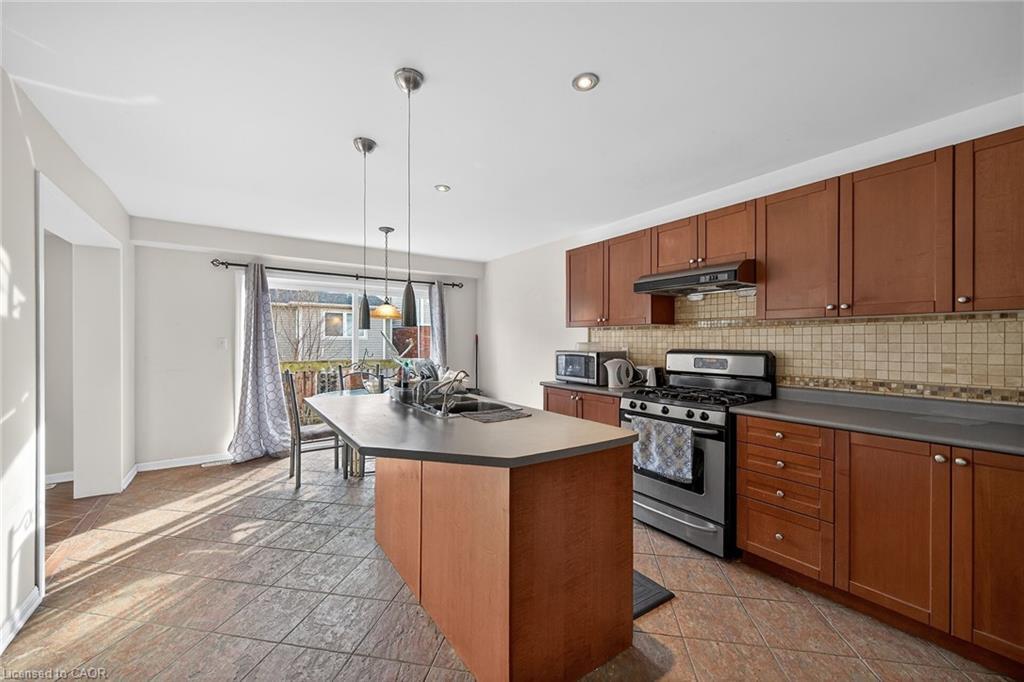 3175 Bunkerhill Place, Burlington, ON - Indoor Photo Showing Kitchen