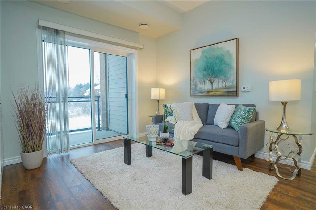 107-7 Kay Crescent, Guelph, ON - Indoor Photo Showing Living Room