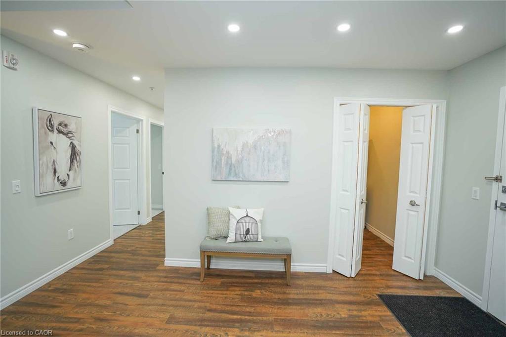 107-7 Kay Crescent, Guelph, ON - Indoor Photo Showing Other Room