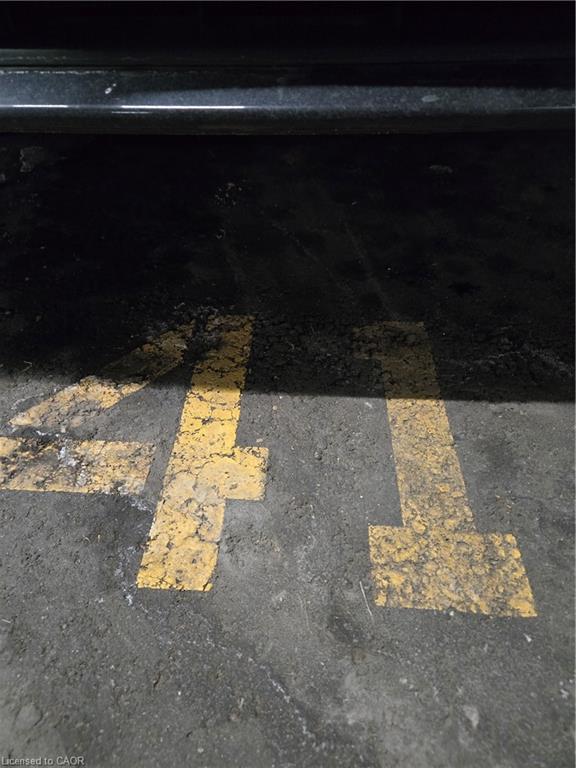 305-1390 Main Street E, Milton, ON - Outdoor