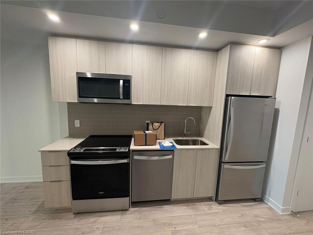 207-720 Whitlock Avenue, Milton, ON - Indoor