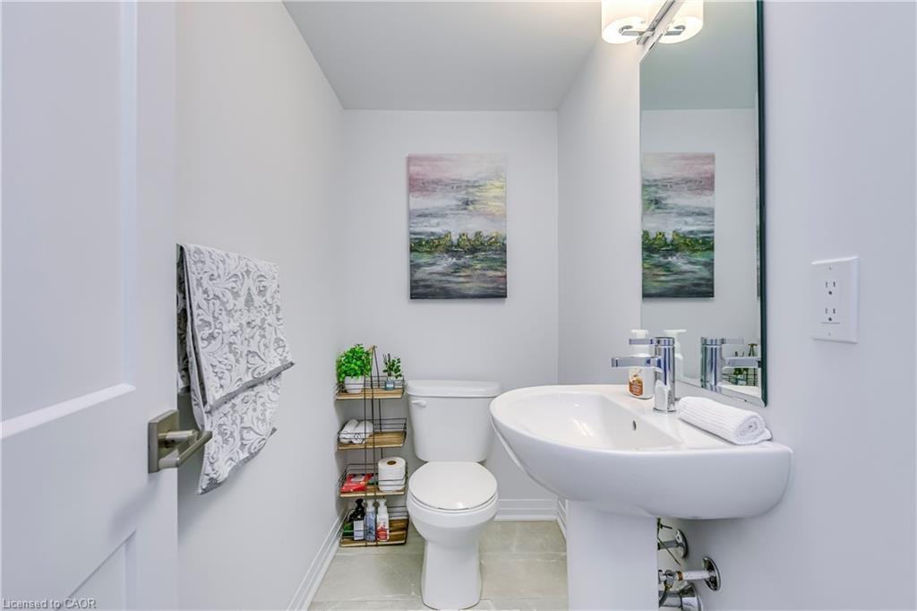 90-51 Sparrow Avenue, Cambridge, ON - Indoor Photo Showing Bathroom