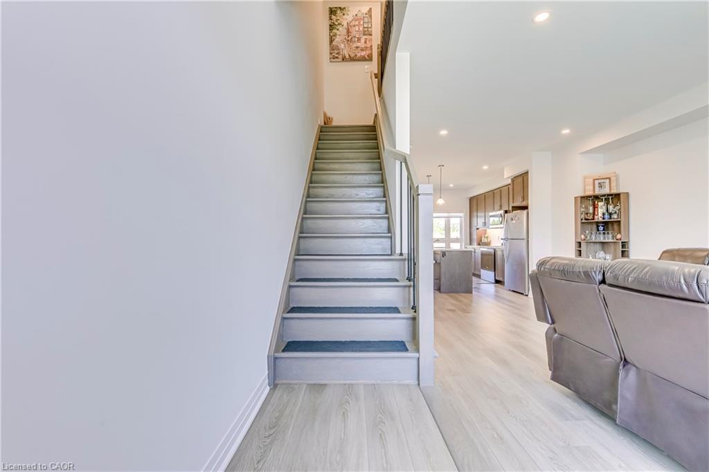 90-51 Sparrow Avenue, Cambridge, ON - Indoor