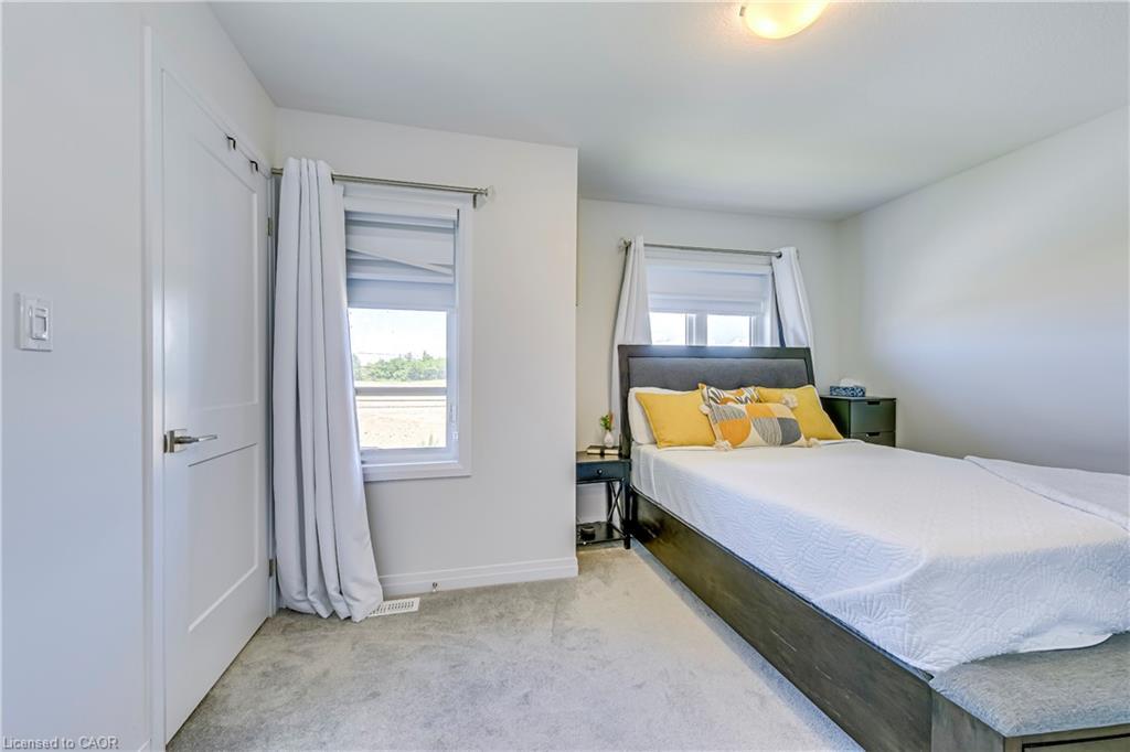 90-51 Sparrow Avenue, Cambridge, ON - Indoor Photo Showing Bedroom