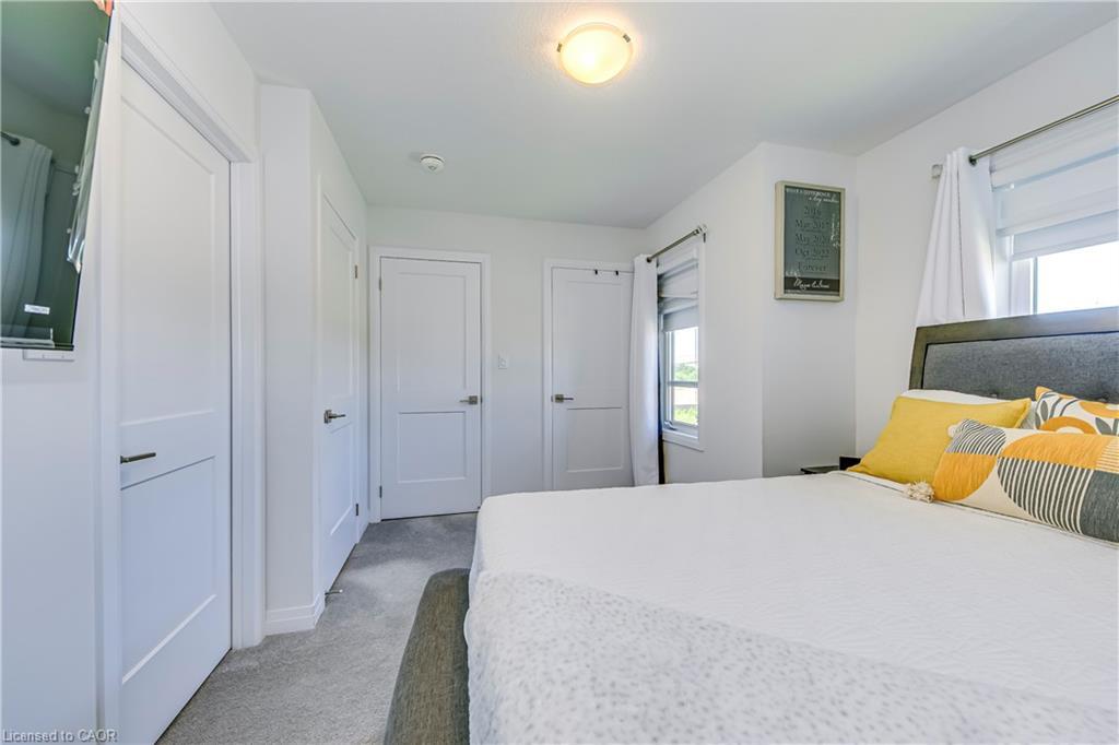 90-51 Sparrow Avenue, Cambridge, ON - Indoor Photo Showing Bedroom