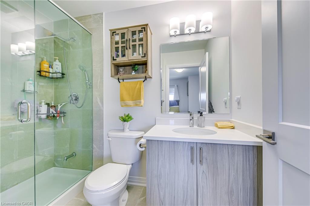 90-51 Sparrow Avenue, Cambridge, ON - Indoor Photo Showing Bathroom