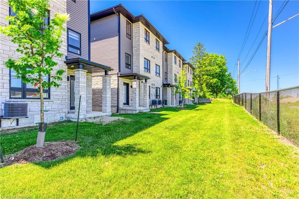 90-51 Sparrow Avenue, Cambridge, ON - Outdoor