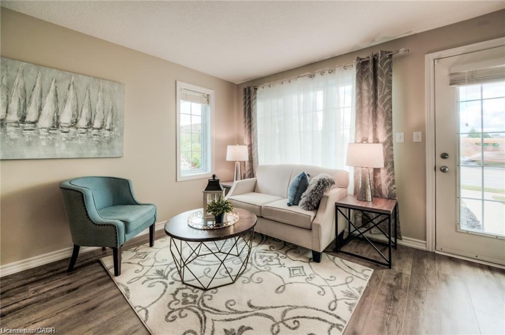 A-750 Bleams Road, Kitchener, ON - Indoor Photo Showing Living Room