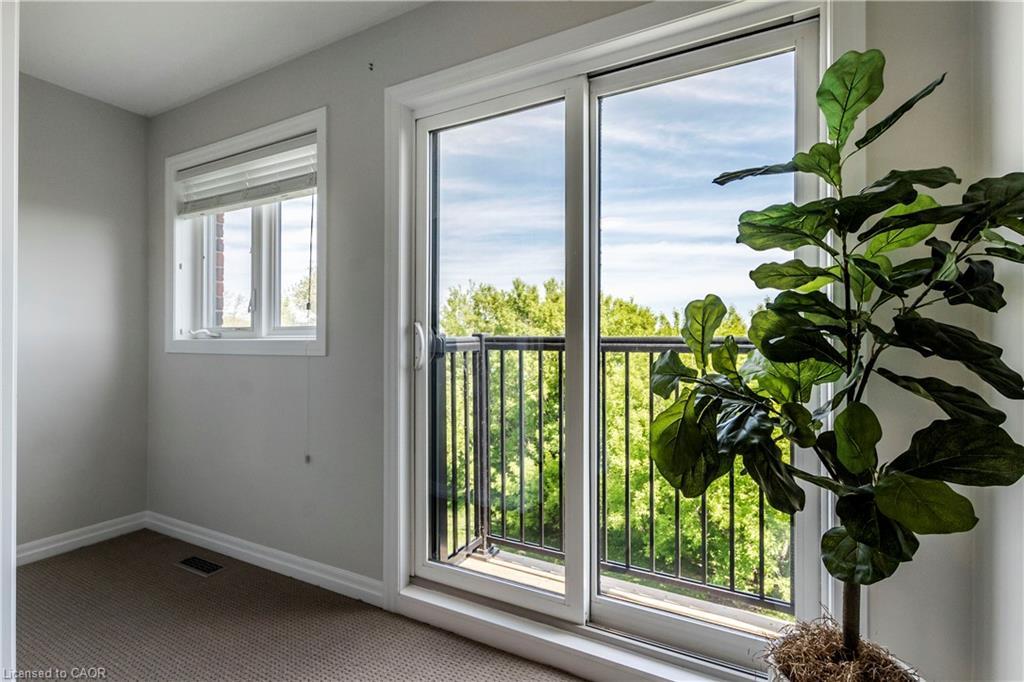 17-290 Barton Street W, Hamilton, ON - Indoor Photo Showing Other Room