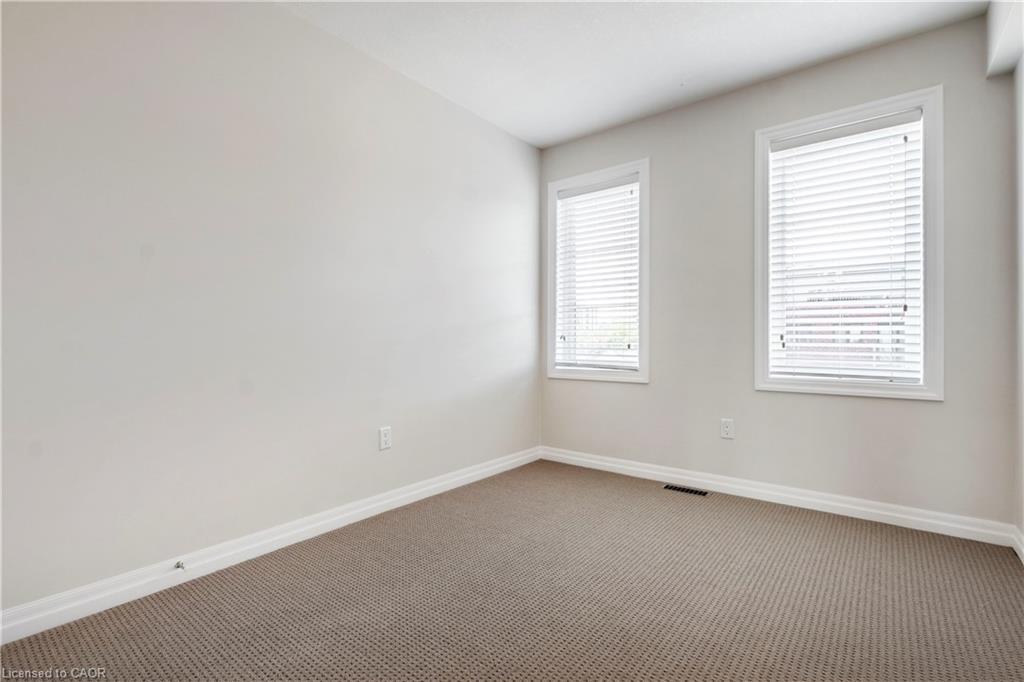 17-290 Barton Street W, Hamilton, ON - Indoor Photo Showing Other Room