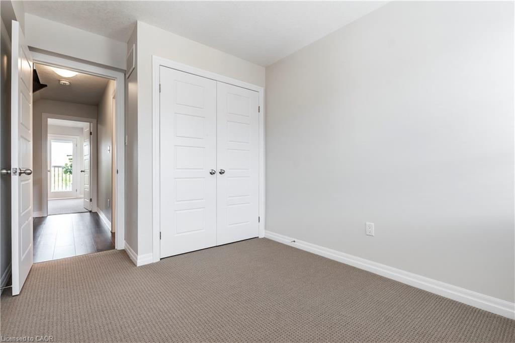 17-290 Barton Street W, Hamilton, ON - Indoor Photo Showing Other Room