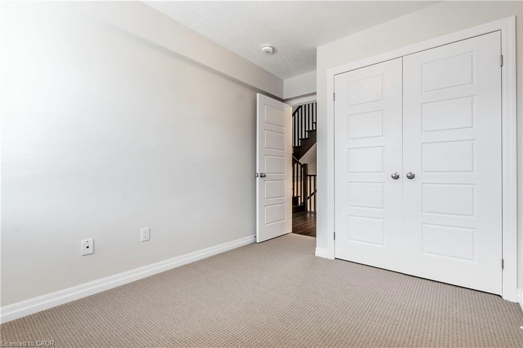 17-290 Barton Street W, Hamilton, ON - Indoor Photo Showing Other Room