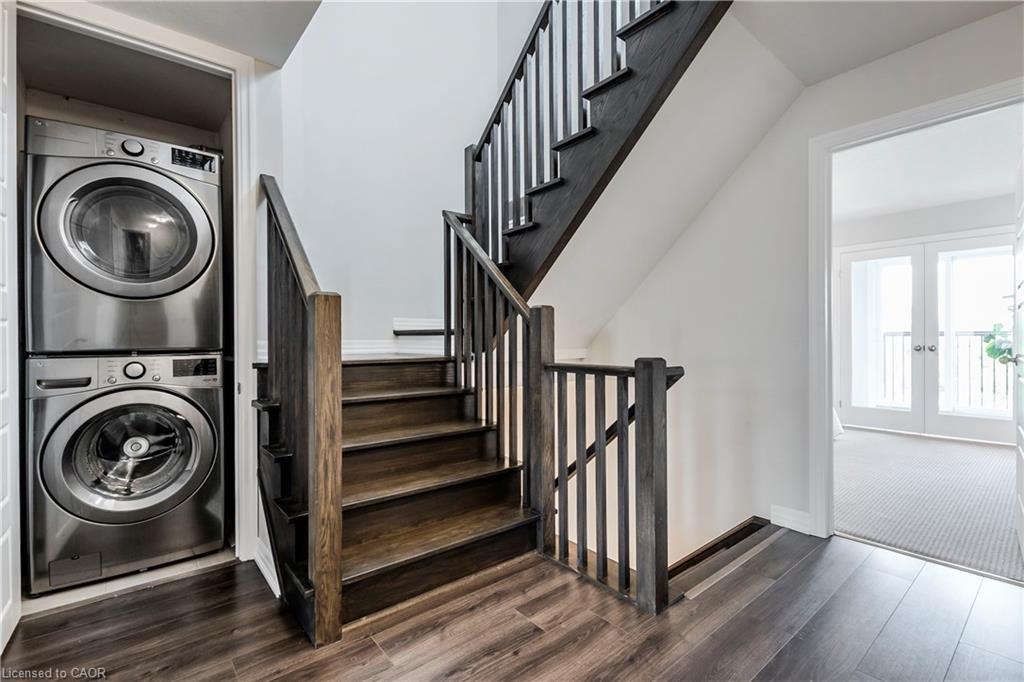 17-290 Barton Street W, Hamilton, ON - Indoor Photo Showing Laundry Room