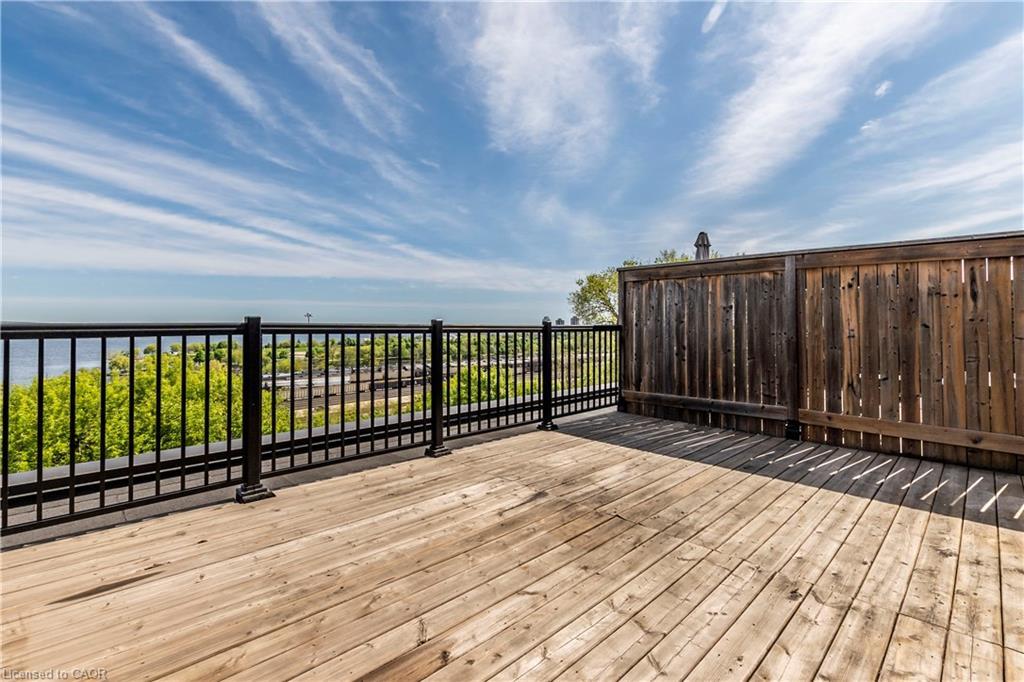 17-290 Barton Street W, Hamilton, ON - Outdoor With Exterior