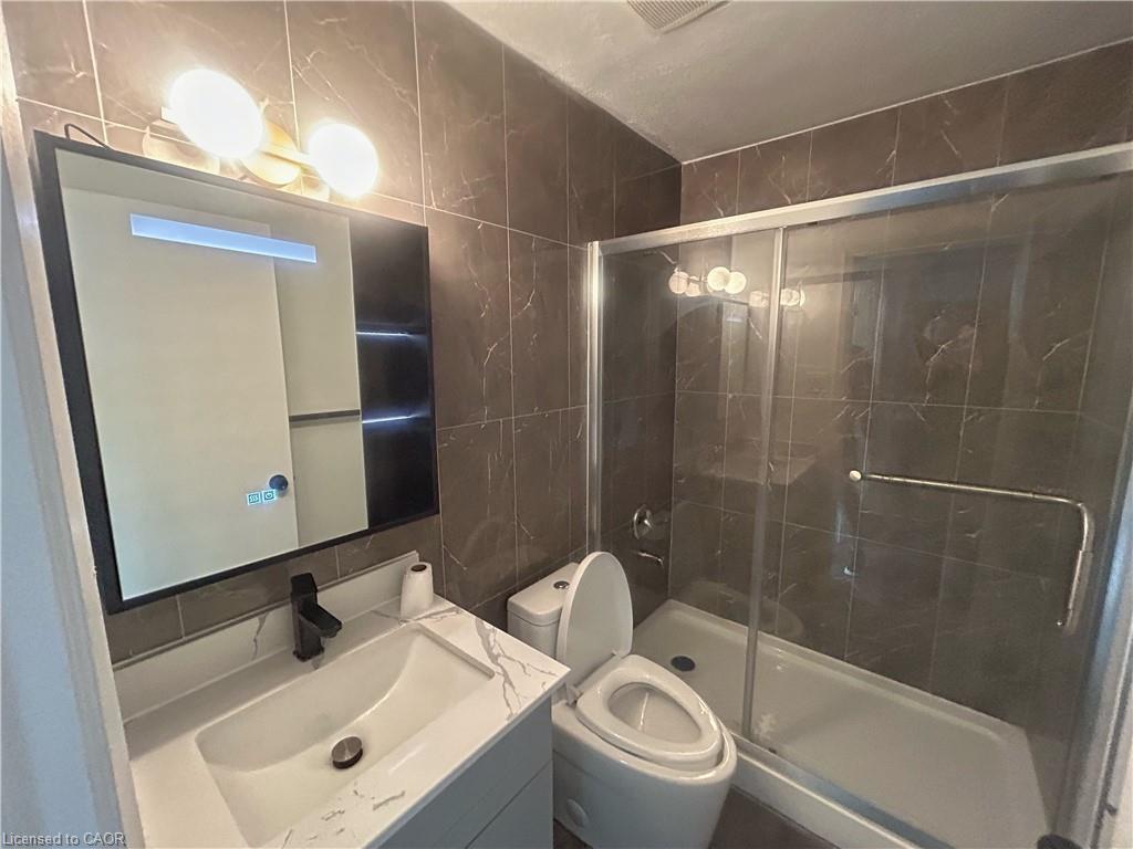 6-303 King Street N, Waterloo, ON - Indoor Photo Showing Bathroom