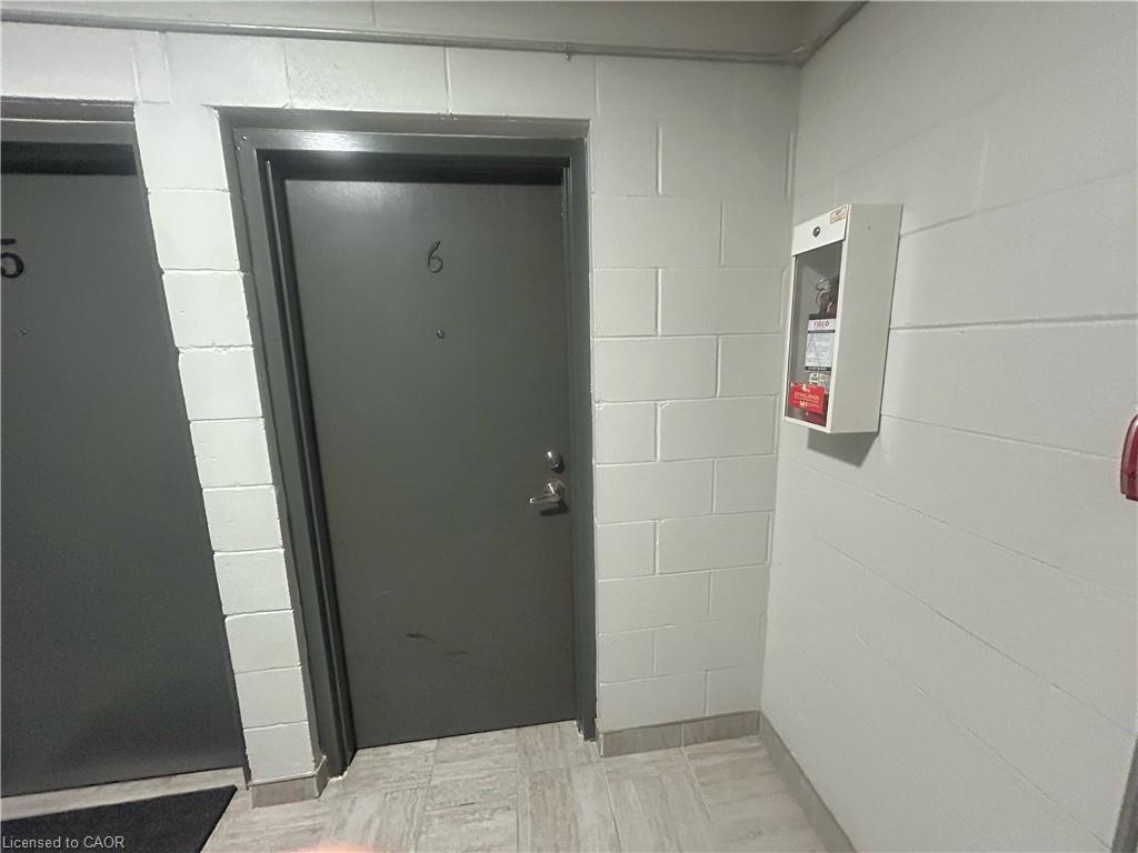 6-303 King Street N, Waterloo, ON - Indoor Photo Showing Other Room
