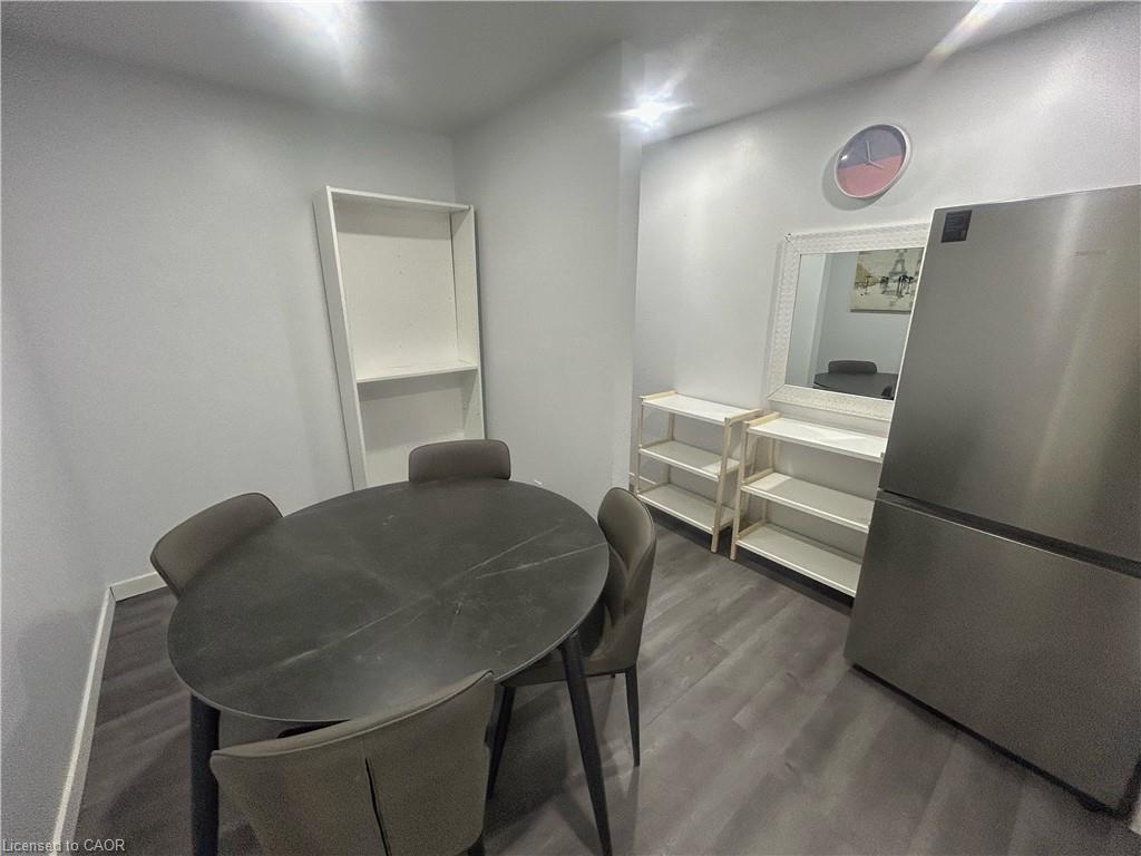 6-303 King Street N, Waterloo, ON - Indoor